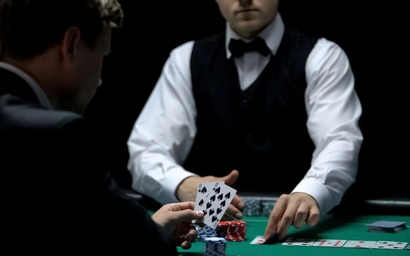 Aggressive Play trong Game Bài là gì? Phong cách chơi tấn công và lợi thế.