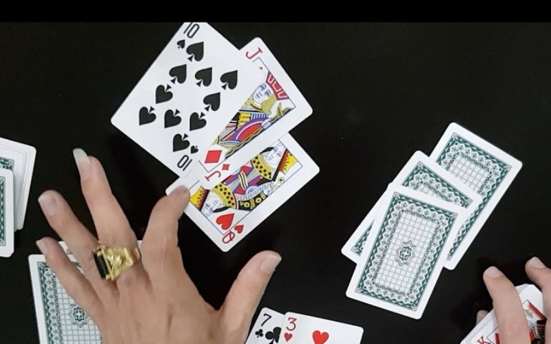 Game Bài Liêng (Three Card Brag) là gì? Cách so sánh các bộ (Sáp, Liêng, Ảnh)