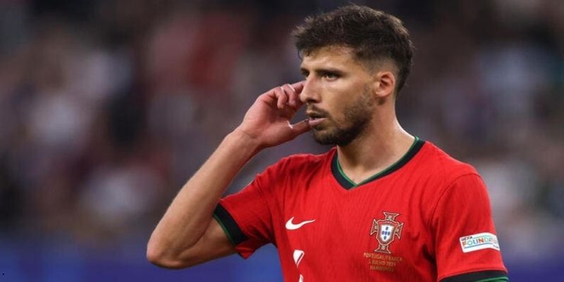 Footwork phòng ngự giữ vai trò then chốt trong chiến thuật hiện đại