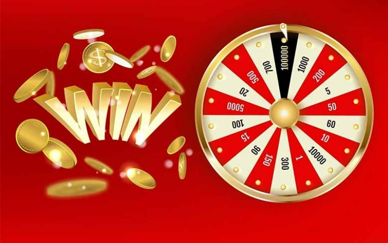 Người trẻ thử game vòng quay đồ họa mới tại khu giải trí cuối tuần