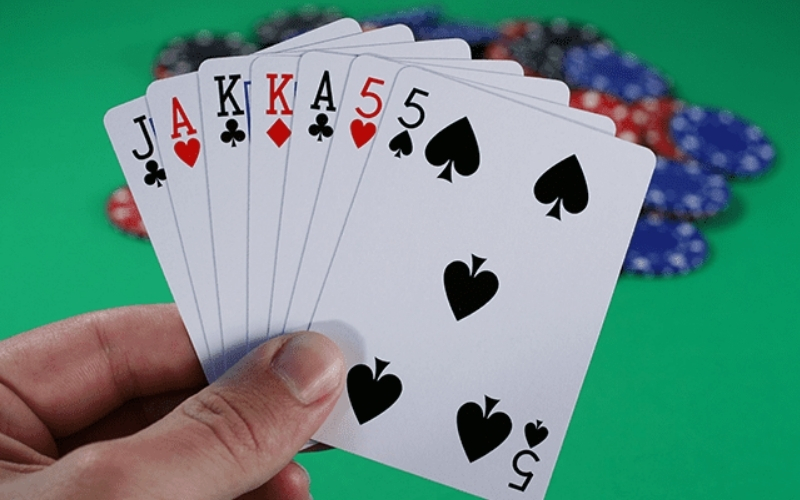 Sự khác biệt giữa Sâm Lốc và Tiến Lên Miền Nam Bạn đã biết chưa