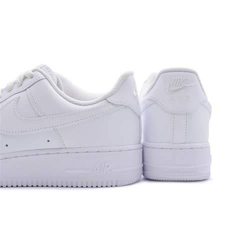 nike-air-force-1-07-triple-white
