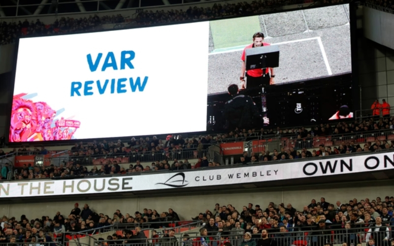 Vai trò con người trong các quyết định từ Stockley Park