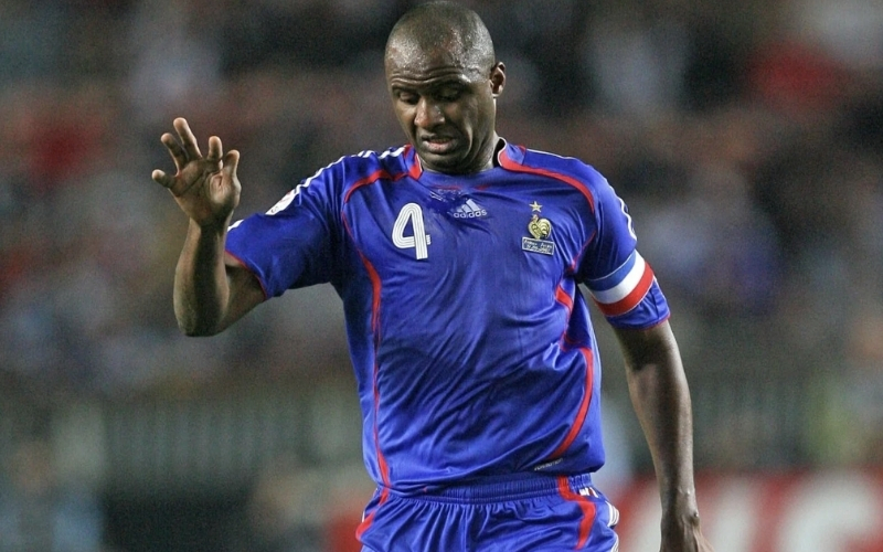 Sức mạnh càn quét tuyến giữa đỉnh cao của tiền vệ huyền thoại Patrick Vieira