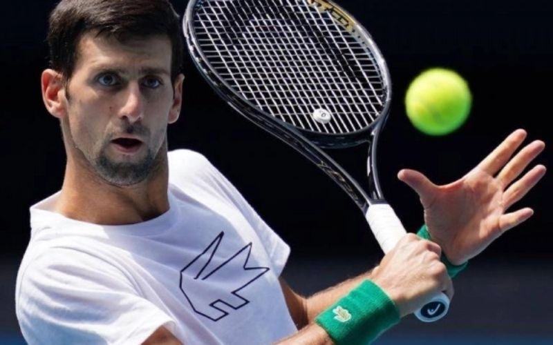 Cách đánh trái tay Backhand bằng hai tay cực kỳ ổn định