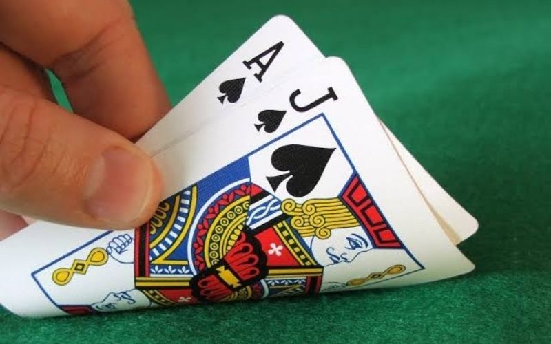 Các chiến thuật rút bài theo bảng chiến lược chuẩn (Basic Strategy)