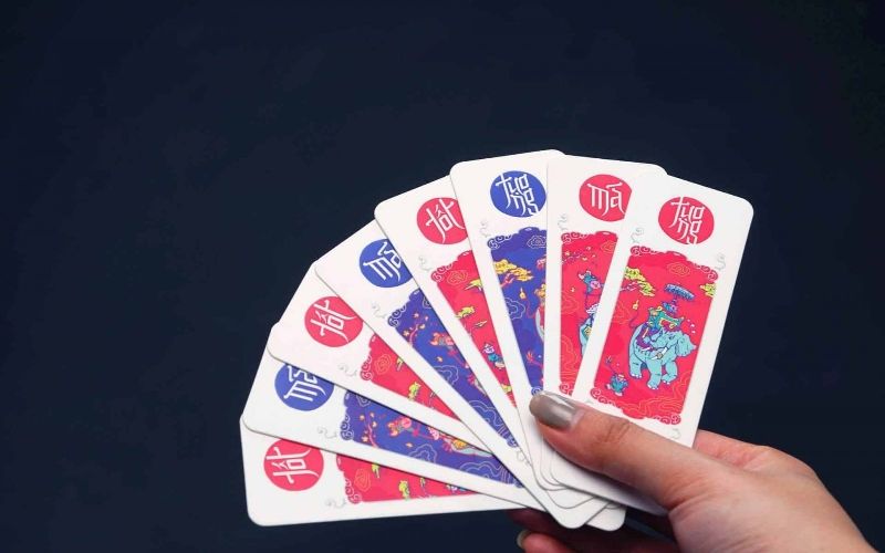Quy tắc chia bài và số lượng người chơi tiêu chuẩn