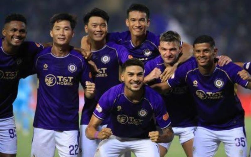 Sự dịch chuyển thế hệ và cuộc khủng hoảng niềm tin nơi tuyến giữa
